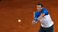 Tomá Berdych v utkání s Andym Murraym nestail.