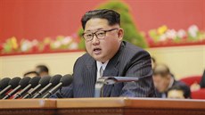Kim Čong-un na sjezdu Korejské strany práce (7.5.2016)