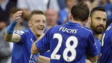 RADOST ZE HRY. Jamie Vardy slaví jednu ze svých gólových tref do sít Evertonu....