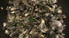 Netradiční smaženice: huitlacoche na pánvi