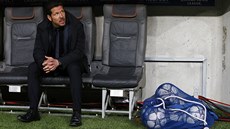 DÍKY TRENÉRE. Hrái svého koue milují, Diego Simeone i díky tomu dovedl Atlético Madrid podruhé bhem tí let do finále Ligy mistr.