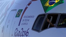 Olympijský ohe dorazil ti msíce ped Hrami do Brazílie.