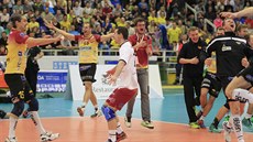 Libere�tí volejbalisté slaví titul.