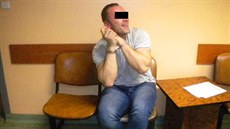 Spoutaný agresivní mu�, který pod vlivem pervitinu napadl strojv�dce vlaku.