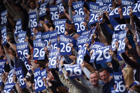 Choreo fanouk Chelsea pro klubovou legendu Johna Terryho.