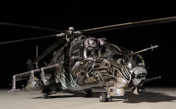 Vrtulník Mi-24/35 s názvem Alien Tiger 221. letky z Námti nad Oslavou.