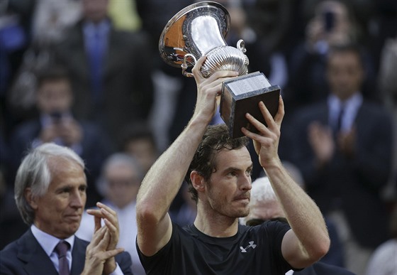 Andy Murray slaví titul na turnaji Italian Open. Ve finále porazil svtovou...
