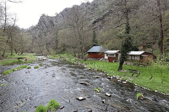 Malebné údolí eky Oslavy je nejspí zachránno. Povodí Moravy zastavilo pípravy na stavby vodního díla uice.