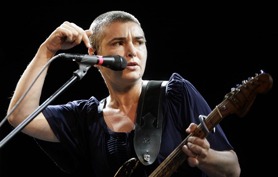 Zp�va�ka Sinéad O'Connorová na snímku z roku 2009