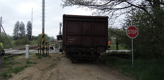 Na nádraží v Malonicích se rozjela souprava vagonů, dva z nich vykolejily a...