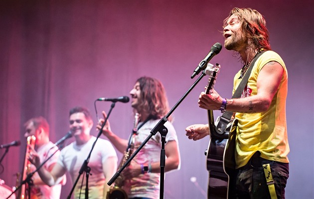 Motorfest zaplnil Budvar arénu. Peníze pomohou mládežnickému hokeji