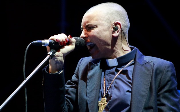 Policie pátrá po Sinéad O’Connor. Zpěvačka si vyjela na kole a zmizela