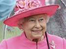 Britská královna Albta II. na garden party v zahradách Buckinghamského paláce...