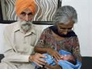 Daljinder Kaurová porodila v sedmdesáti letech syna. Jejímu mui je 79 let.