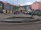 N�kladn� v�z strhl trolejov� veden� pod viaduktem v ulici Jarom�rova v...