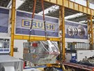 Nakládání generátoru na taha ve firm Brush Sem v Plzni. (10. kvtna 2016)