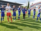 Fotbalisté Olomouce se louí po skoneném zápase s domácími vlajkonoi a první...