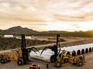 Tubusy pro testovací dráhu systému Hyperloop v nevadské pouti