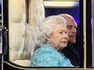 Královna Albta II. a její manel princ Philip pijídjí na oslavu (Windsor,...