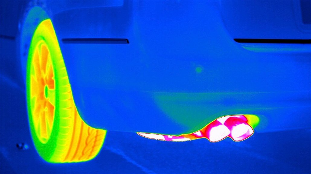 Volkswagen v zá�í p�iznal, �e do zhruba 11 milion� naftových aut po celém sv�t� instaloval software umo��ující manipulovat s testy emisí. 