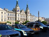 Policie zasahuje kv�li bombové hrozb� v budov� pardubického magistrátu (10....