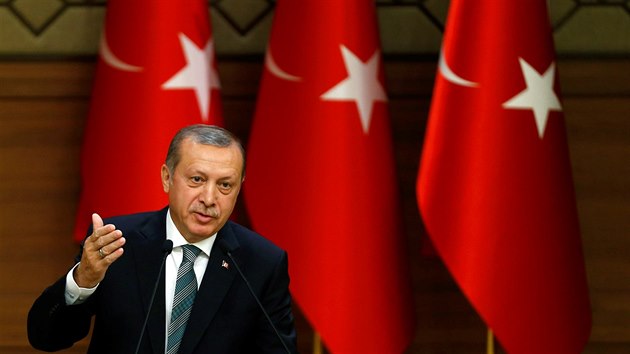 Tureck prezident Recep Tayiip Erdogan (4. kvtna 2016)