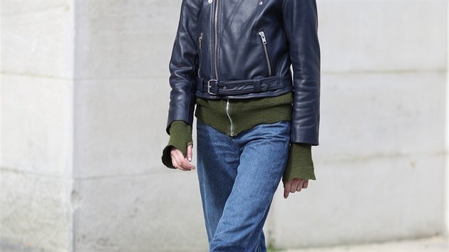 Hitem poslednch tdn mdy byly kalhoty od newyorsk designrky Rachel Comey, kter si oblbily modelky, blogerky i mdn editorky.