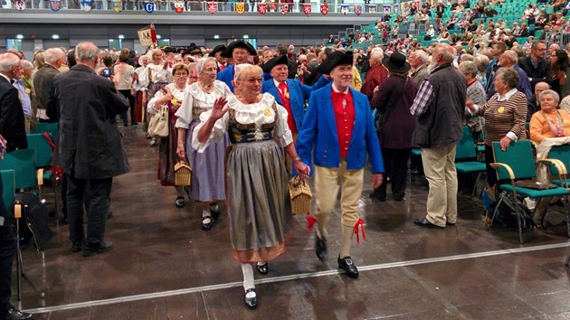 Sudetonmeckho sjezdu v Norimberku se astn pes 3 000 lid (15. kvtna 2016)