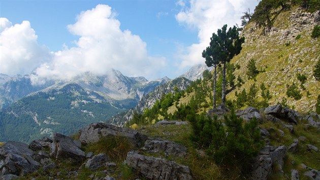Ze sedla Thores je nádherný výhled na Albánské Alpy.