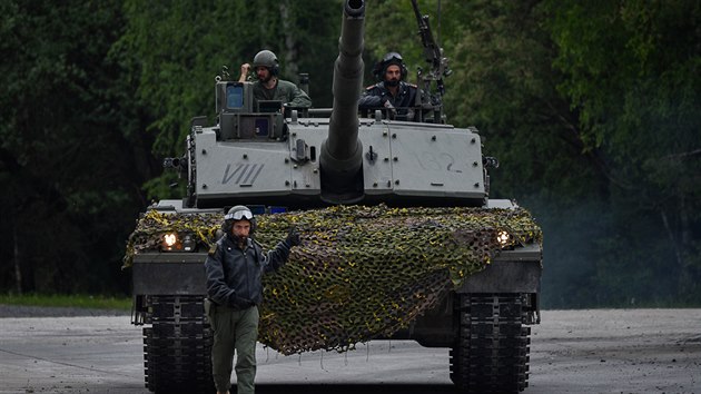 Tank Ariete italsk armdy bhem zvodu v Bavorsku