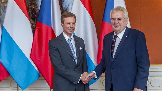 Lucemburský velkovévoda Jindřich I. s prezidentem Milošem Zemanem na Pražském hradě (13. května 2016)