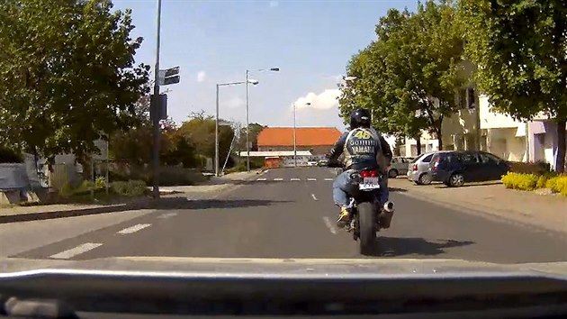 Policist pronsledovali motorke v Praze eberov (15. kvtna 2016).