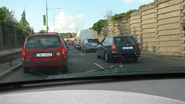 Oprava protihlukov zdi ve Kbelsk ulici.