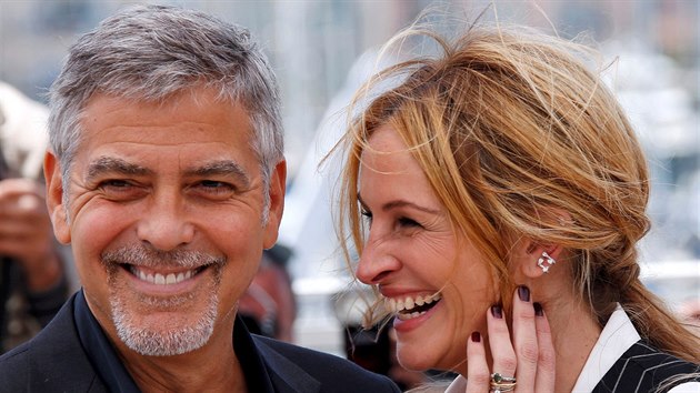 Julia Robertsov a George Clooneyho na MFF v Cannes 2016 pedstavili film Hra penz