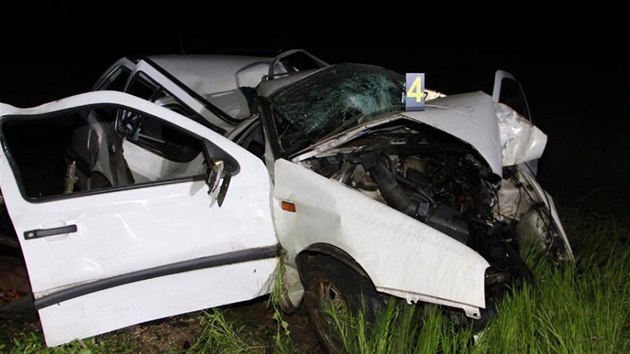 Šedesátiletý řidič u brněnského Žebětína ve středu večer přerazil autem strom a při nehodě zahynul.