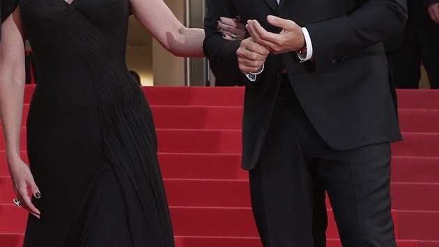 Julia Robertsov a George Clooney na filmovm festivalu v Cannes.