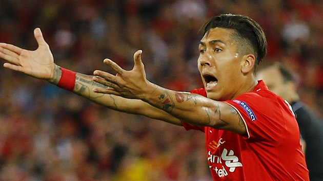 Liverpoolsk tonk Roberto Firmino bhem finle Evropsk ligy.