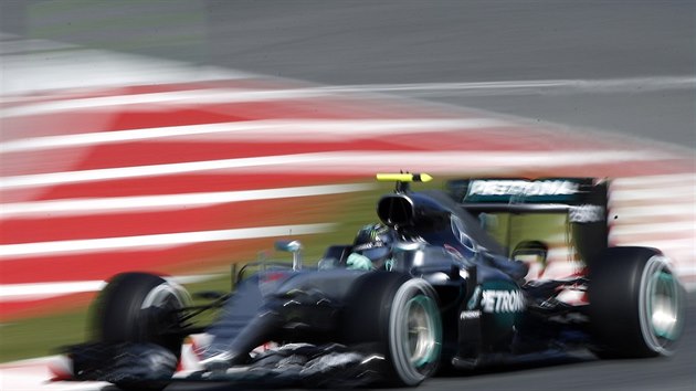 Nico Rosberg ze stje Mercedes v trninku na Velkou cenu panlska formule 1.