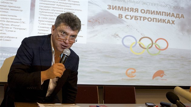 Znm opozink Boris Nmcov upozoruje na korupci pi pprav olympijskch her v Soi. (30. kvtna 2013)