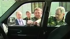Generál cht�l pomoci Putinovi otev�ít auto, utrhl p�itom ale kliku