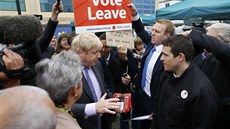 Boris Johnson zahájil svou autobusovou kampa za vystoupení Velké Británie z...
