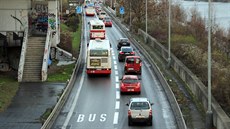 Buspruh na Strakonické pod Barrandovským mostem