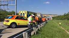 Vá�ná nehoda dvou nákla�ák� zkomplikovala dopravu na Pra�ském okruhu...