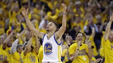 Hv�zdný Stephen Curry pomohl basketbalist�m Golden State 29 body k rozhodující...