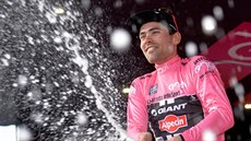 Tom Dumoulin zstal na ele Gira i po esté etap.