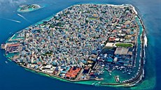 Toto je Male, hlavní msto tropického souostroví Maledivy. Uprosted jediný...