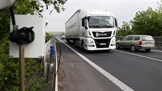 Lo�ské m��ení hustoty dopravy na D7.