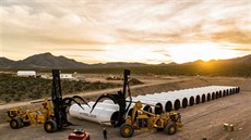 Tubusy pro testovací dráhu systému Hyperloop v nevadské pouti
