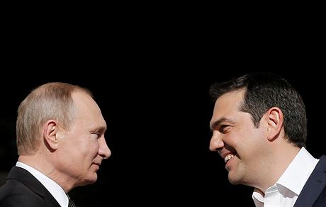 ecký premiér Alexis Tsipras pivítal v Aténách ruského prezidenta Vladimira...