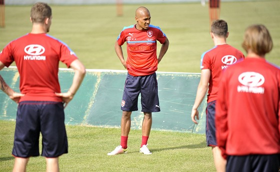 Theodor Gebre Selassie (uprosted) bhem tréninku fotbalové reprezentace na...